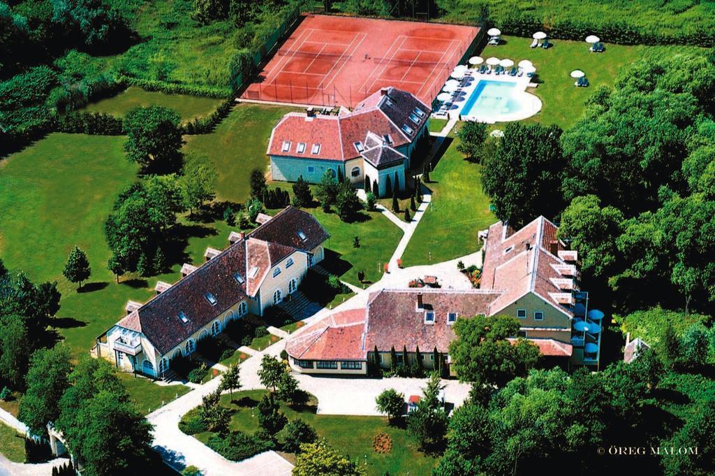 Oereg Malom Hotel Csepreg Екстер'єр фото